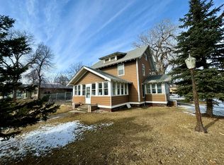 802 7th St, Britton, SD 57430