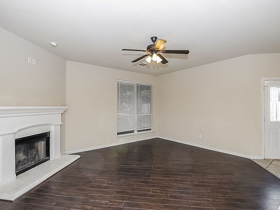 3rd image of 10605 Cloisters Dr