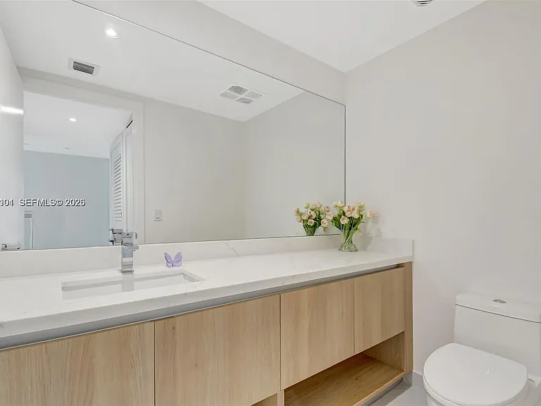 9901 W Bay Harbor Dr #401 — Photo 11