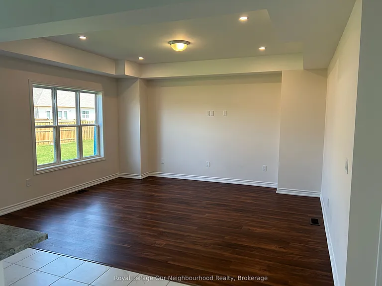 484 Joseph Gale St — Photo 7