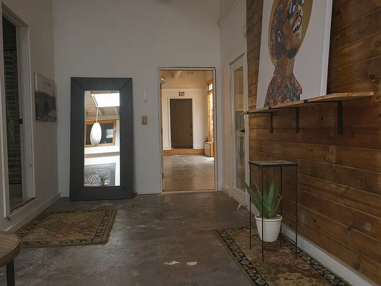 235 Walker St SW #C — Photo 14