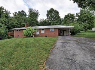 1604 Lawrence St, Kingsport, TN 37665