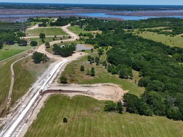 225 Diamond Point, Dodd City, TX 75438