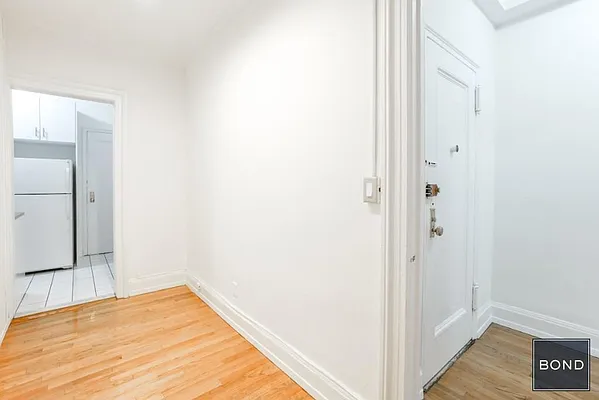 Rented by Bond New York | media 5