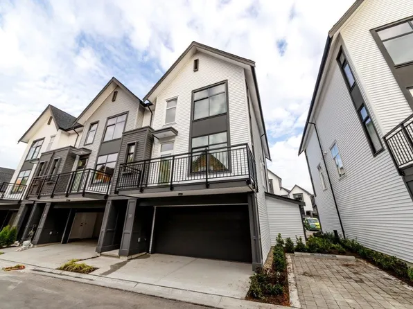 17555 57a Ave #21, Surrey, BC V3S 1G8