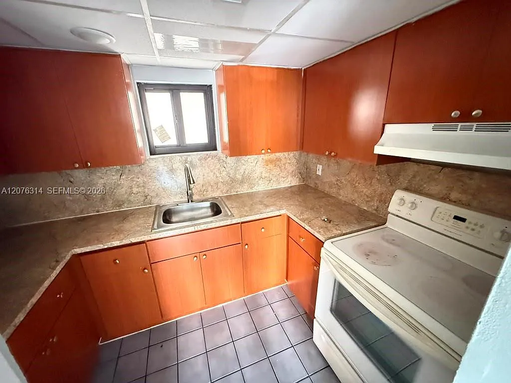 5 Olive Drive Condo — Photo 2