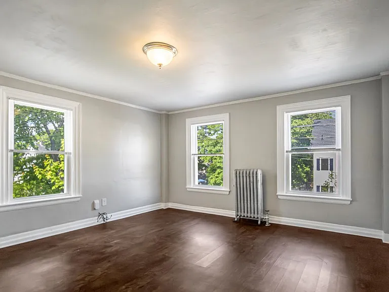 137 Locust St — Photo 8