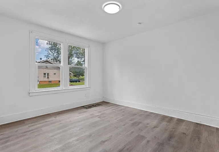 7405 Garden St #6 — Photo 4