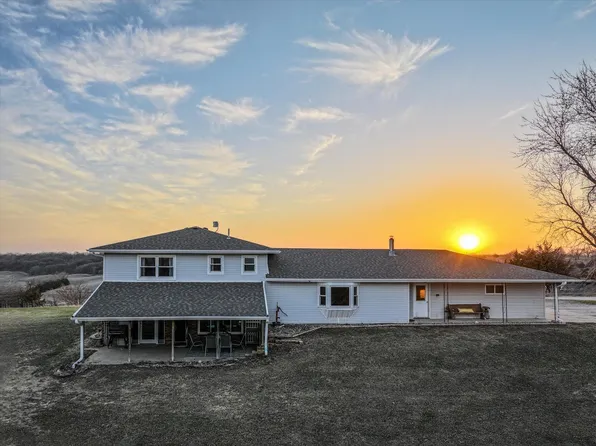 2011 Perry Trl, Woodbine, IA 51579