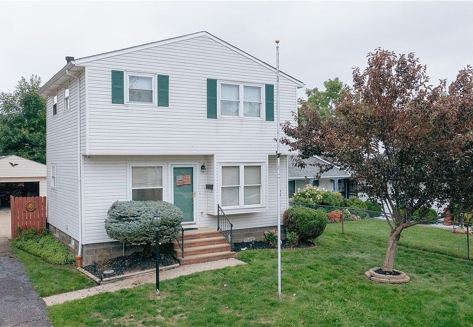 1st image of 1087 E 168th St