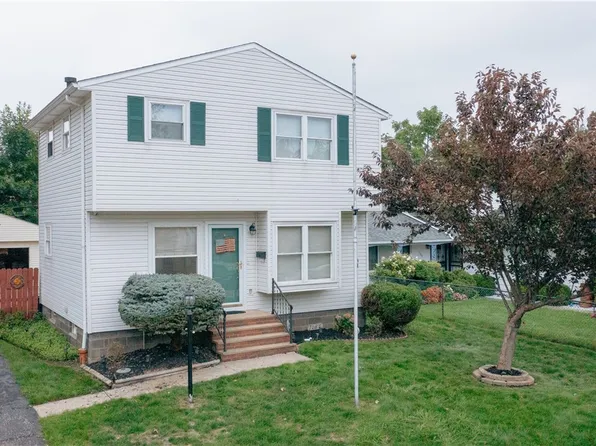 1087 E 168th St, Cleveland, OH 44110