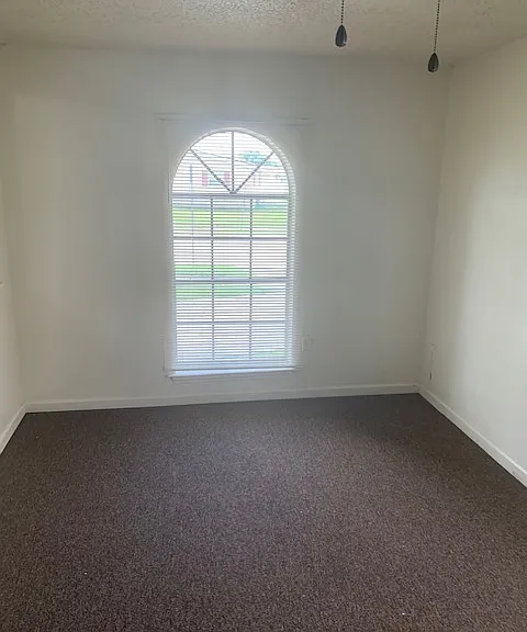 5020 Nottingham Dr — Photo 9
