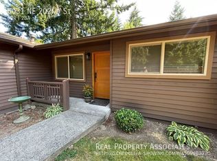 6031 NE 202nd St, Kenmore, WA 98028