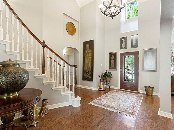 5th image of 10202 Leedscastle Manor Ct