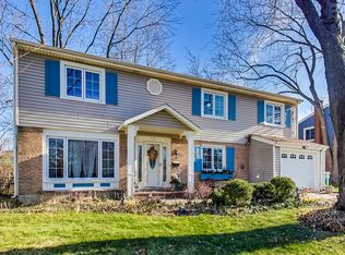 15 Pine St, Deerfield, IL 60015