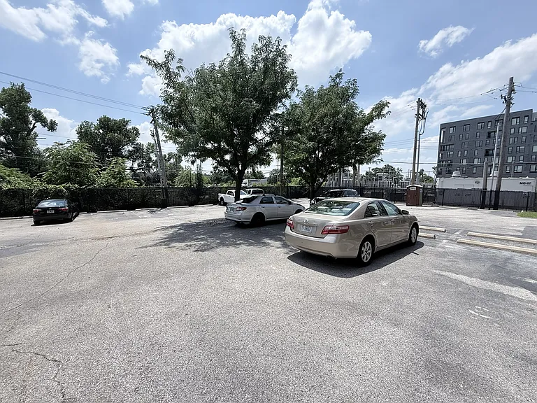 5630 Pershing Ave #31 — Photo 13