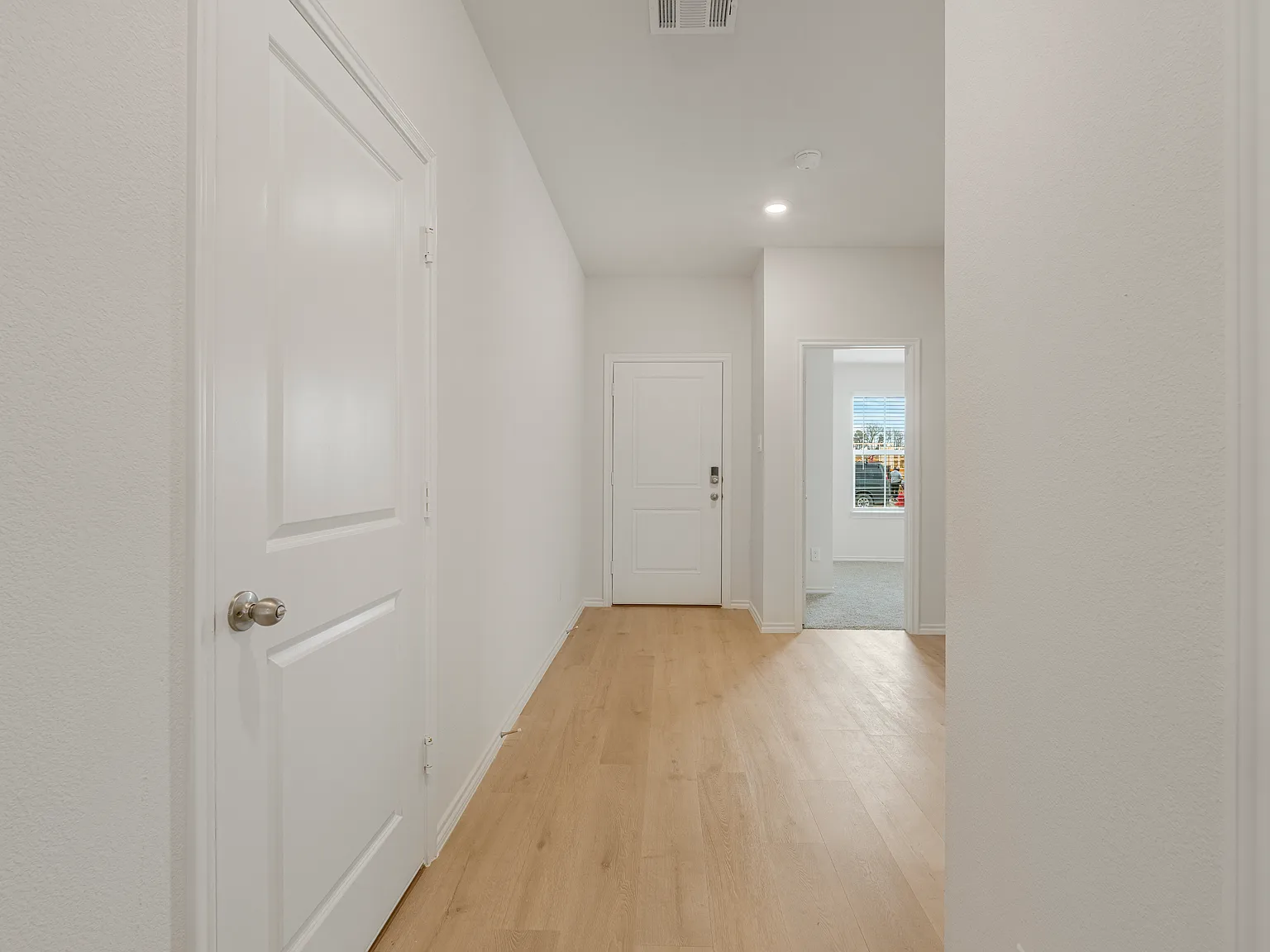 207 Mina Street — Photo 3