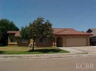 636 E Spring Ln, Lemoore, CA 93245