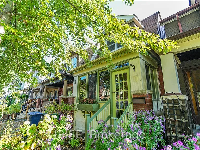 61 Chisholm Ave — Photo 2