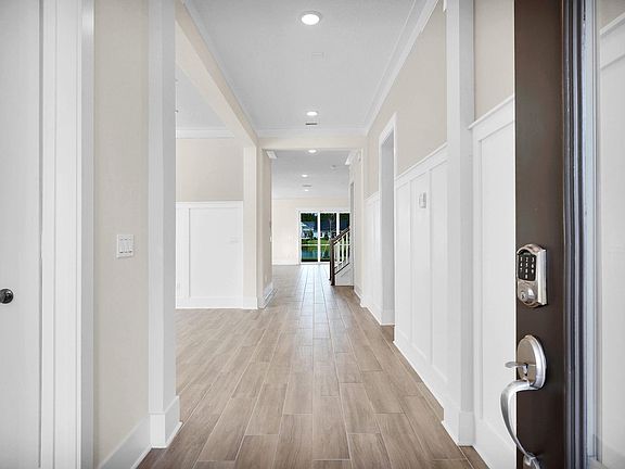The Tarpon at Pioneer Village Lot 151 Foyer