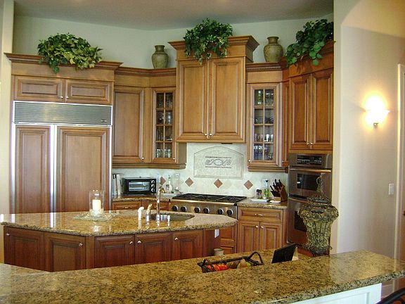 Open Kitchen w/Butler's Pantry to Formal Dining