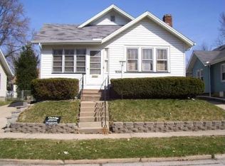 1102 E Taylor St, Bloomington, IL 61701