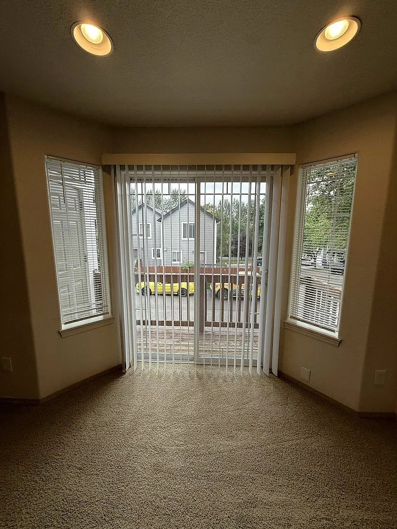 3 Bed / 3 Bath Updated Townhome | Garage + Fenced Yard | Half Off 2nd Month! — Photo 4