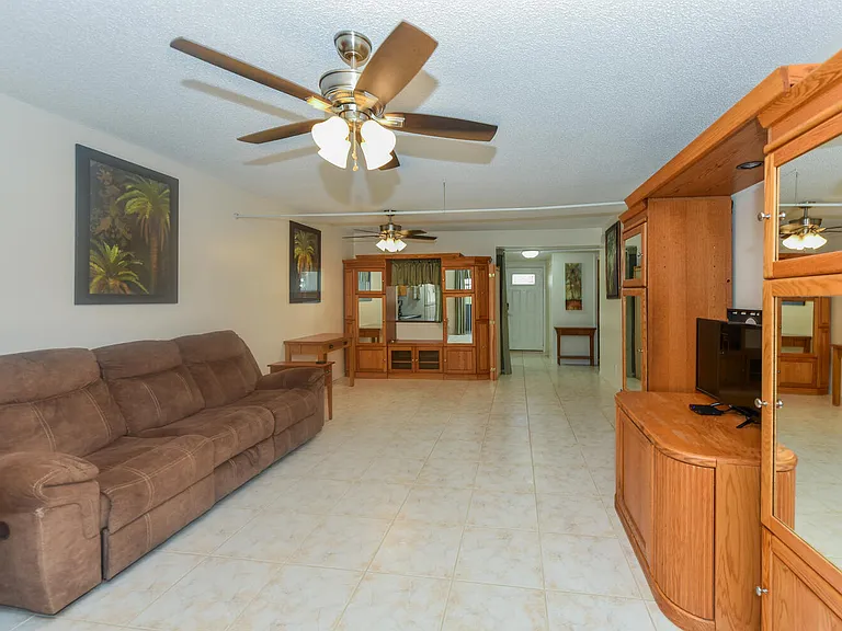 166 Lake Carol Dr — Photo 10