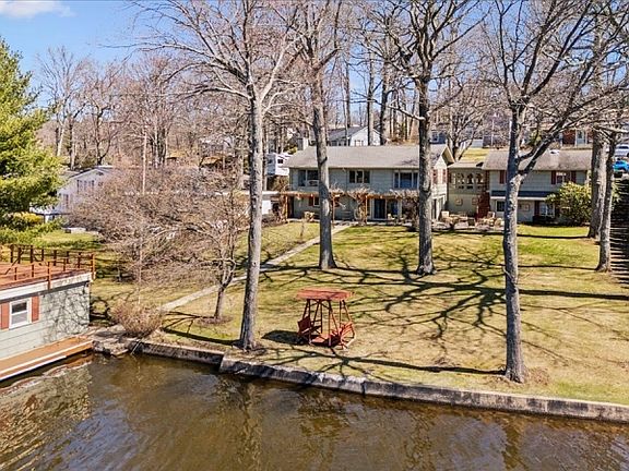 77 yacht club drive lake hopatcong nj