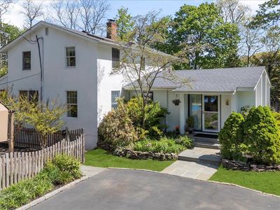 22 Stratford Avenue, Greenlawn, NY, 11740