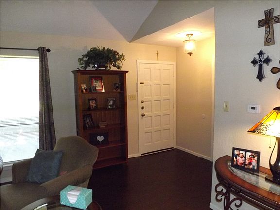 4th image of 10906 Pinehurst Dr #A
