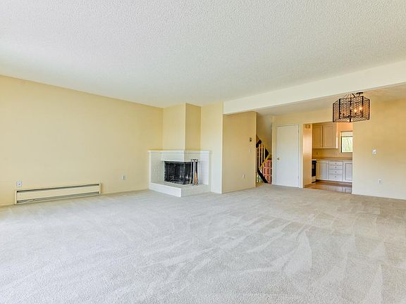 5th image of 812 S Eliseo Dr