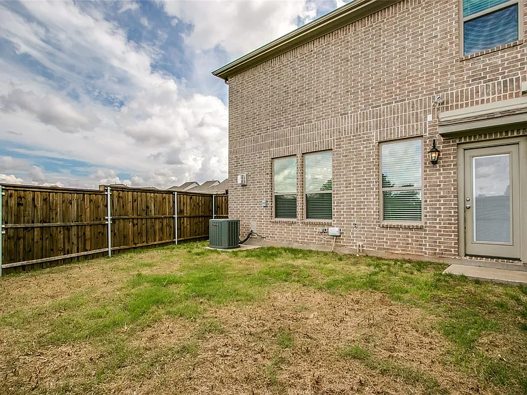 2949 Galveston St — Photo 32
