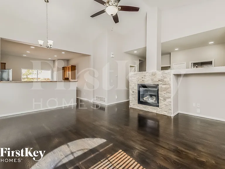 10116 Kings Canyon Dr — Photo 3