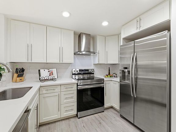 3rd image of 32 Cherry Crest Ln