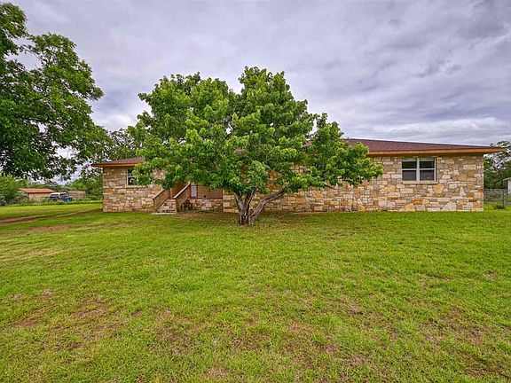 2nd image of 837 Pine Ln