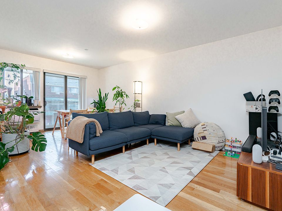 1st image of 3045 38th St #2