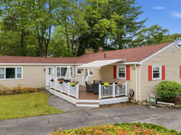 14 Laurel St, Taunton, MA 02780