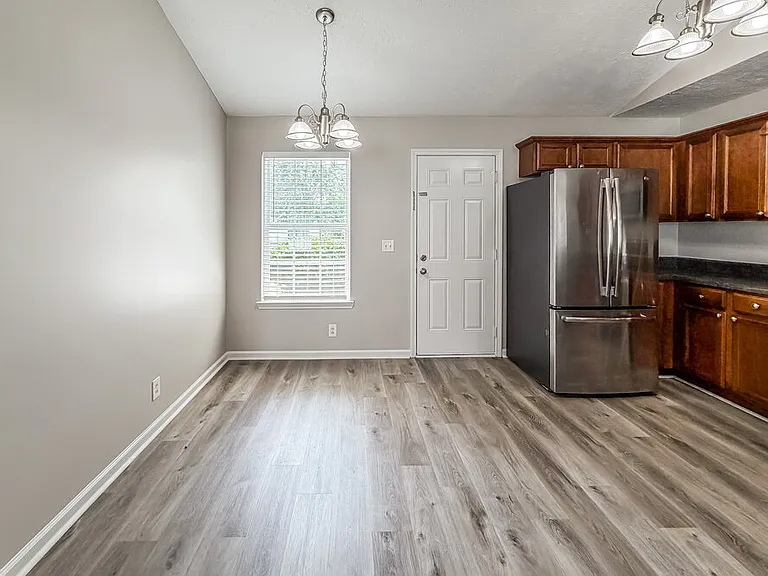 2116 Cason Trl — Photo 5