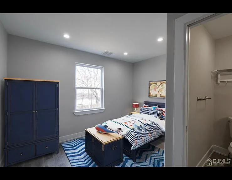 75 Plum St #2 — Photo 10