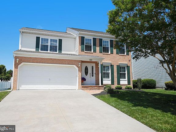 3rd image of 1512 Fountain Glen Dr