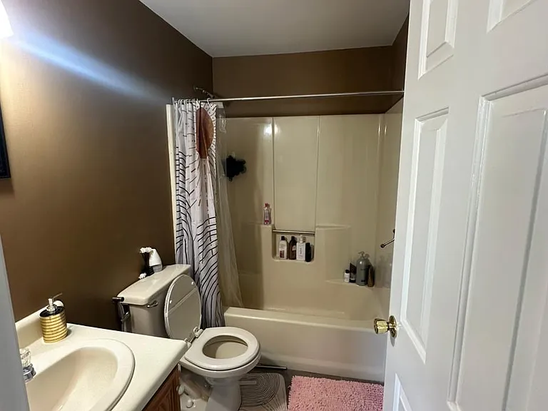 1304 Irving Rd — Photo 3