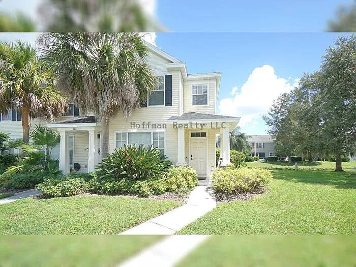 2 bed, 1.5 bath, 1252 sqft, $2,000 — Photo 2