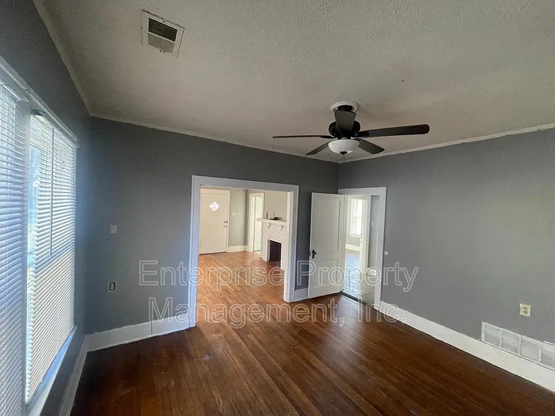 Studio, $1,200 — Photo 2