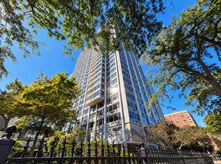 4250 N Marine Dr APT 905, Chicago, IL 60613