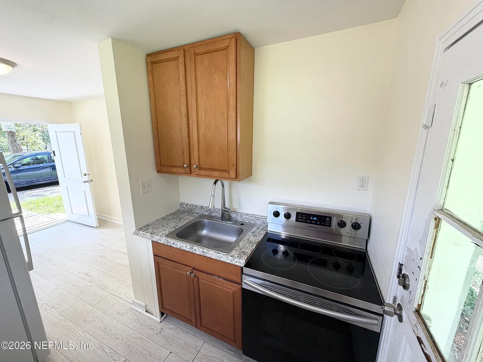 1 bed, 1.0 bath, 399 sqft, $1,000 — Photo 3
