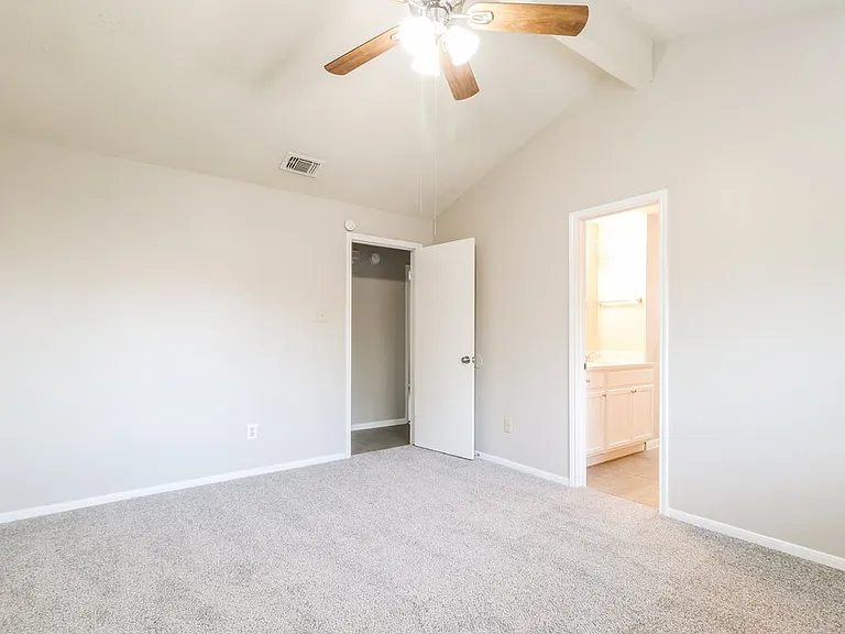 4015 Adonis Dr — Photo 10