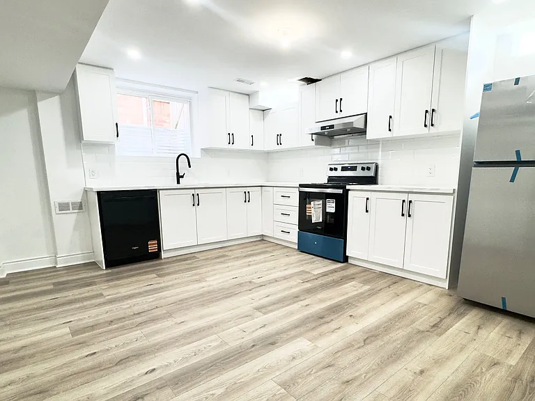 4 Campview St — Photo 12