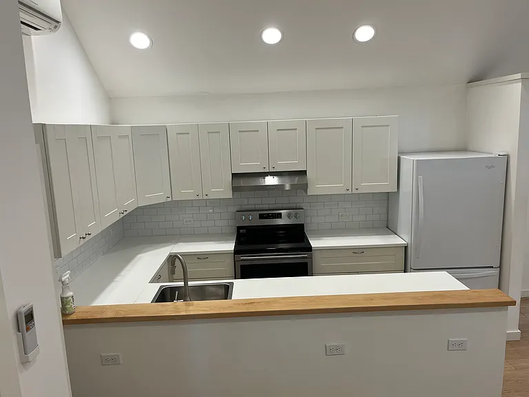 2733 NE 29th Ave #B — Photo 6