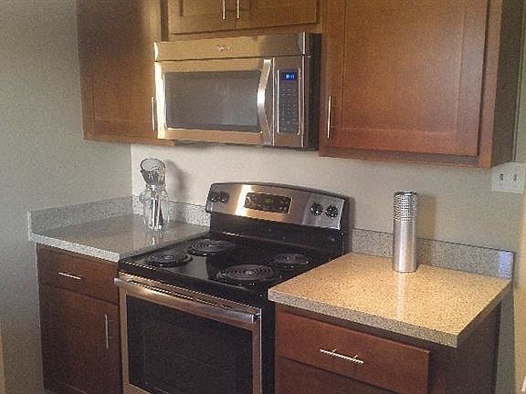 4th image of 42 Buckeye St